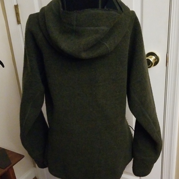 Back Country jacket - Picture 6 of 8